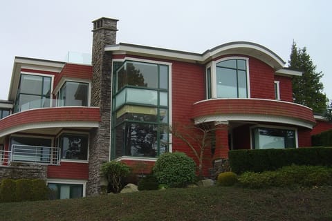 Casa de dos plantas en privada en Escobedo